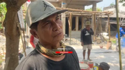 Warga Shiddiqiyyah Bangun Empat Rumah Gratis di Lamongan